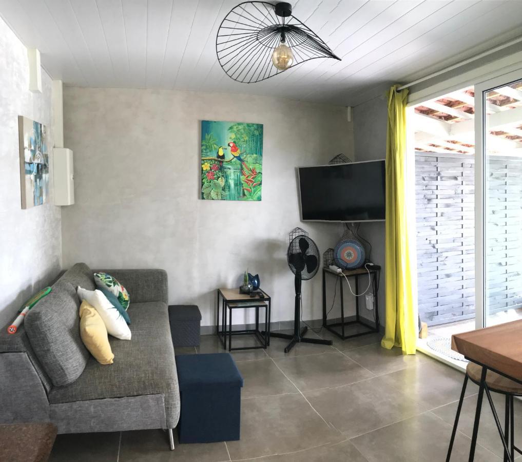 Grand T2 Tout Confort , Emplacement Ideal Riviere-Salee Экстерьер фото